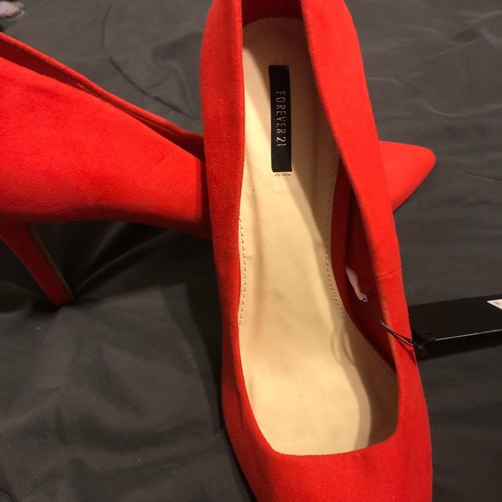 Red pumps
